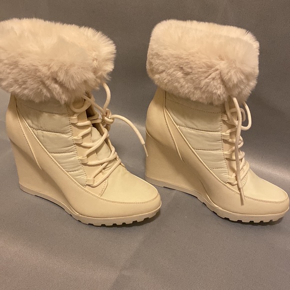 Black wedge boots with fur never worn - Picture 6 of 9